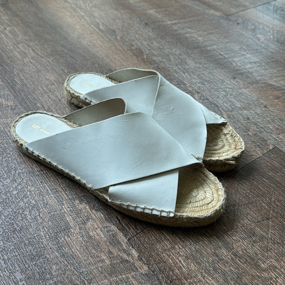 Greek espadrilles by Loreak Mendiani.